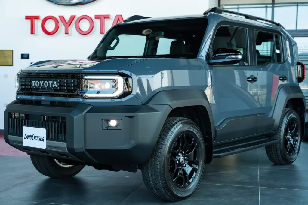 تويوتا ليبيا تطلق الجيل الجديد من تويوتا land cruiser FJ، وتدشن عصر السيارات الهجينة بإطلاق تويوتا راف 4 هايبرد 29 14 IMG 1811 1